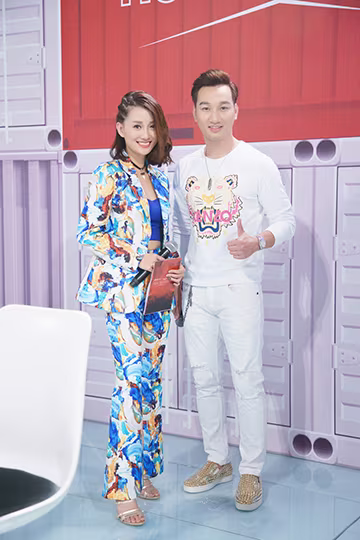 Style ăn mặc hiện đại của Quỳnh Chi ở The Remix ảnh 8 Style ăn mặc hiện đại của Quỳnh Chi ở The Remix ảnh 8