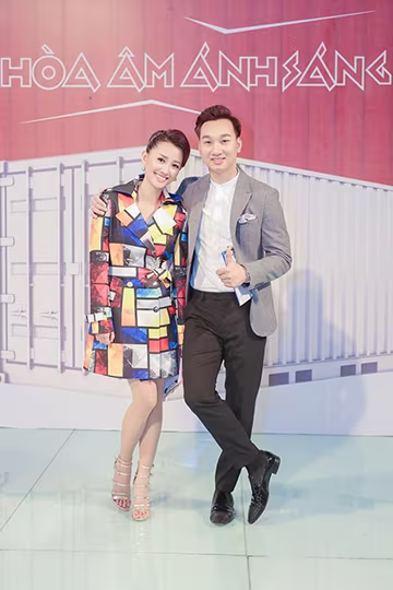 Style ăn mặc hiện đại của Quỳnh Chi ở The Remix ảnh 10 Style ăn mặc hiện đại của Quỳnh Chi ở The Remix ảnh 10