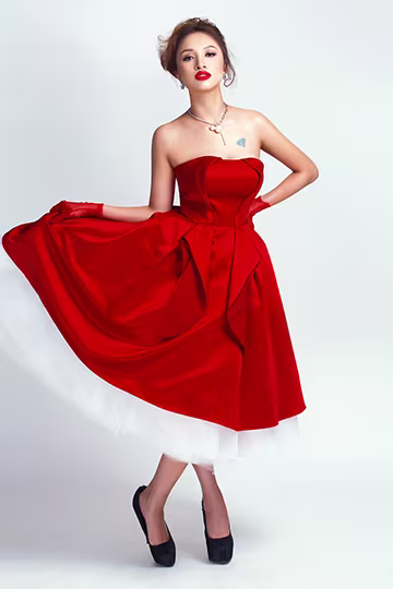 "Gái một con" Vân Hugo hở bạo, thiêu đốt mọi ánh nhìn ảnh 4 "Gái một con" Vân Hugo hở bạo, thiêu đốt mọi ánh nhìn ảnh 4