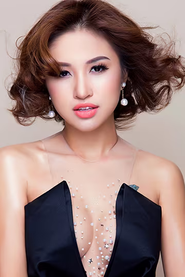 "Gái một con" Vân Hugo hở bạo, thiêu đốt mọi ánh nhìn ảnh 6 "Gái một con" Vân Hugo hở bạo, thiêu đốt mọi ánh nhìn ảnh 6