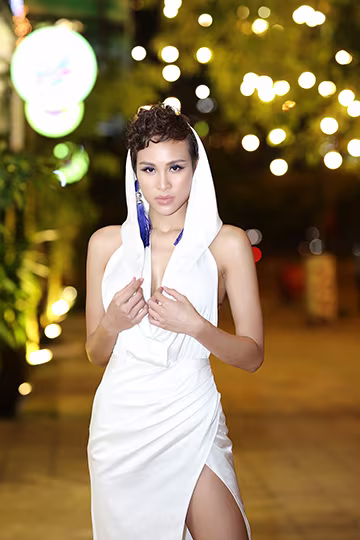 Phương Mai hở táo bạo, khoe trọn hình xăm ở lưng ảnh 13 Phương Mai hở táo bạo, khoe trọn hình xăm ở lưng ảnh 13