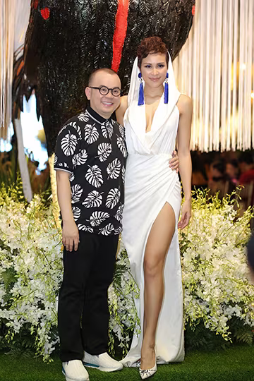 Phương Mai hở táo bạo, khoe trọn hình xăm ở lưng ảnh 8 Phương Mai hở táo bạo, khoe trọn hình xăm ở lưng ảnh 8