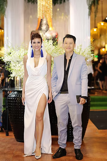 Phương Mai hở táo bạo, khoe trọn hình xăm ở lưng ảnh 4 Phương Mai hở táo bạo, khoe trọn hình xăm ở lưng ảnh 4