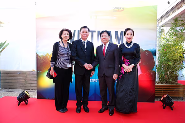 "Đêm Việt Nam" gây ấn tượng tại Liên hoan phim Cannes 2017 ảnh 5