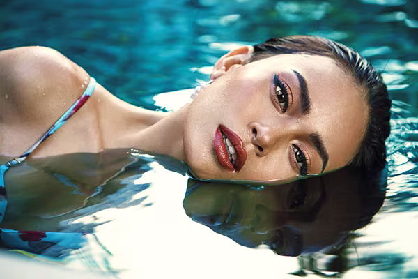 Mâu Thủy nóng bỏng mắt với trang phục bikini đón hè ảnh 2