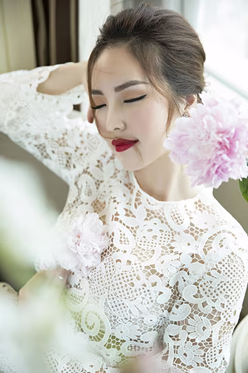 "Gái một con" Thụy Vân khoe khéo vẻ sexy trong loạt hình mới ảnh 8