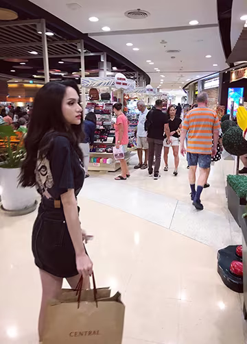 Hoa hậu Hương Giang được người hâm mộ quốc tế săn đón tại Thái Lan ảnh 4 Hoa hậu Hương Giang được người hâm mộ quốc tế săn đón tại Thái Lan ảnh 4