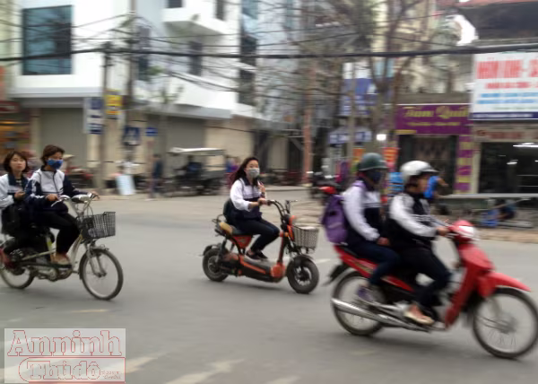 Báo động đỏ ý thức chấp hành luật giao thông của học sinh Thủ đô ảnh 7 Báo động đỏ ý thức chấp hành luật giao thông của học sinh Thủ đô ảnh 7