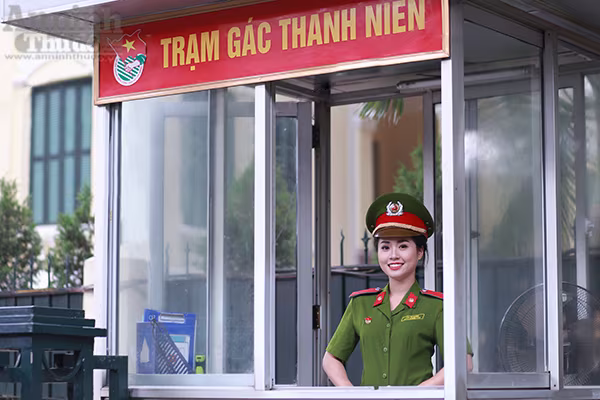Nữ sinh Đại học PCCC đẹp dịu dàng trong tà áo dài truyền thống ảnh 13 Nữ sinh Đại học PCCC đẹp dịu dàng trong tà áo dài truyền thống ảnh 13