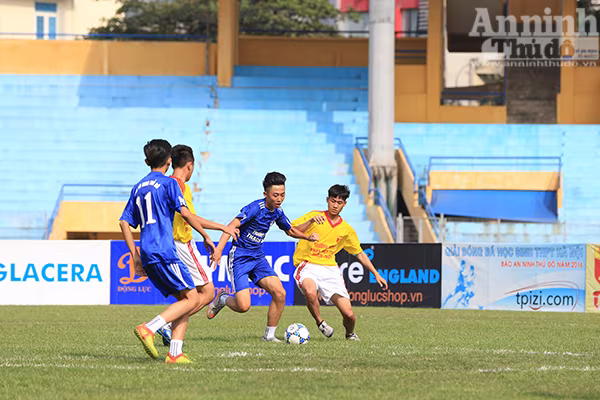 Những pha bóng đẹp trận tranh giải Ba - Giải bóng đá học sinh THPT Hà Nội Báo ANTĐ 2016 ảnh 12