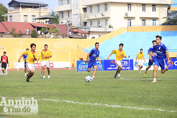 Những pha bóng đẹp trận tranh giải Ba - Giải bóng đá học sinh THPT Hà Nội Báo ANTĐ 2016 ảnh 9