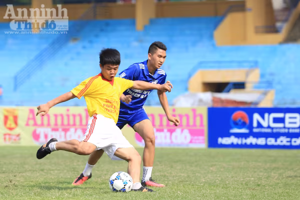 Những pha bóng đẹp trận tranh giải Ba - Giải bóng đá học sinh THPT Hà Nội Báo ANTĐ 2016 ảnh 7