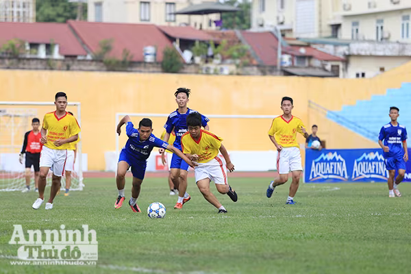 Những pha bóng đẹp trận tranh giải Ba - Giải bóng đá học sinh THPT Hà Nội Báo ANTĐ 2016 ảnh 6