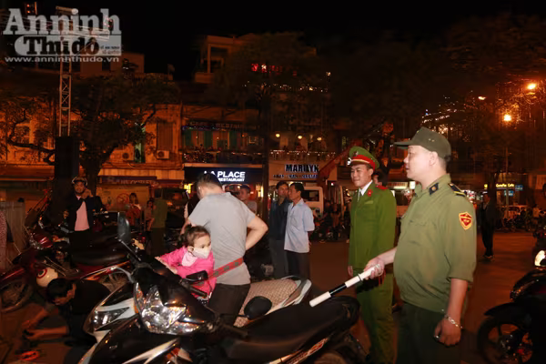 Tăng cường đảm bảo ANTT trong dịp lễ Noel ảnh 2 Tăng cường đảm bảo ANTT trong dịp lễ Noel ảnh 2