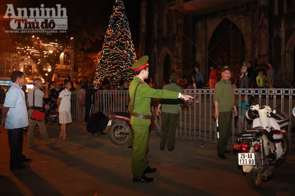Tăng cường đảm bảo ANTT trong dịp lễ Noel ảnh 3 Tăng cường đảm bảo ANTT trong dịp lễ Noel ảnh 3