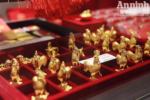 Thêm hình ảnh người Hà Nội xếp hàng mua vàng ngày vía thần tài ảnh 12