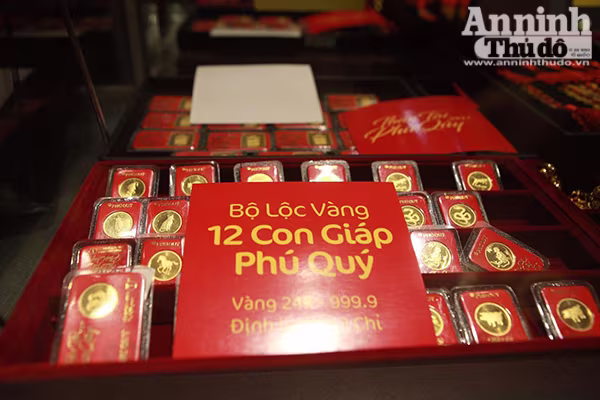 Thêm hình ảnh người Hà Nội xếp hàng mua vàng ngày vía thần tài ảnh 11