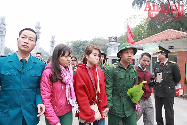 Những hình ảnh xúc động tại lễ giao nhận quân 2017 ảnh 23 Những hình ảnh xúc động tại lễ giao nhận quân 2017 ảnh 23
