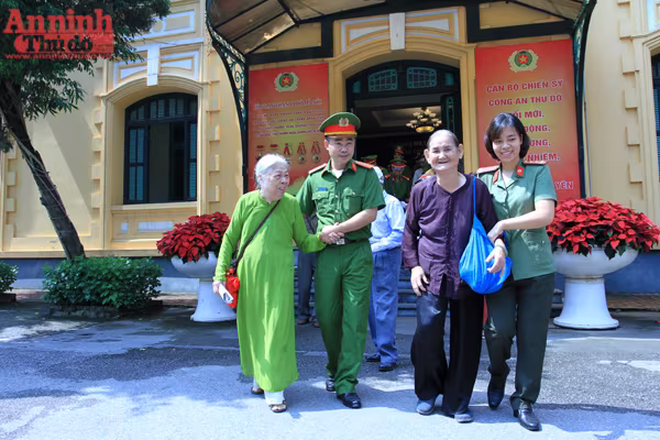 Gặp gỡ cán bộ Công an Hà Nội thời kỳ kháng chiến chống Pháp ảnh 7 Gặp gỡ cán bộ Công an Hà Nội thời kỳ kháng chiến chống Pháp ảnh 7