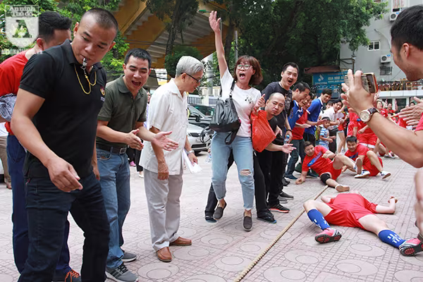 Sôi động màn thi kéo co tại Hội khỏe Hội Nhà báo TP Hà Nội 2017 ảnh 9 Sôi động màn thi kéo co tại Hội khỏe Hội Nhà báo TP Hà Nội 2017 ảnh 9