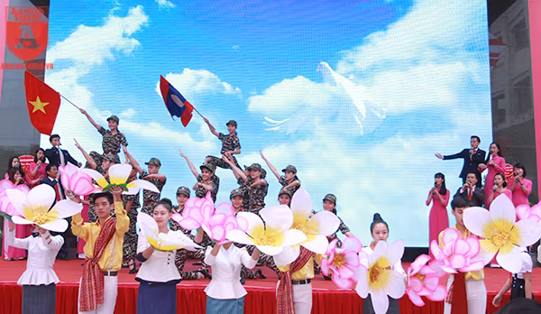 Nơi ươm mầm và nhân tình đoàn kết hữu nghị Việt - Lào ảnh 5 Nơi ươm mầm và nhân tình đoàn kết hữu nghị Việt - Lào ảnh 5