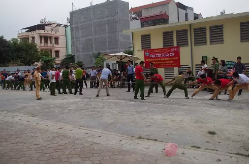 Sôi nổi hội thi kéo co Công an quận Bắc Từ Liêm ảnh 1 Sôi nổi hội thi kéo co Công an quận Bắc Từ Liêm ảnh 1
