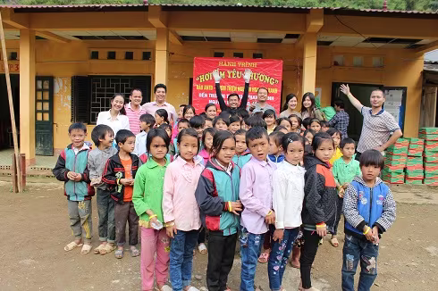 Sẻ chia yêu thương nhận lại tiếng cười ảnh 3 Sẻ chia yêu thương nhận lại tiếng cười ảnh 3