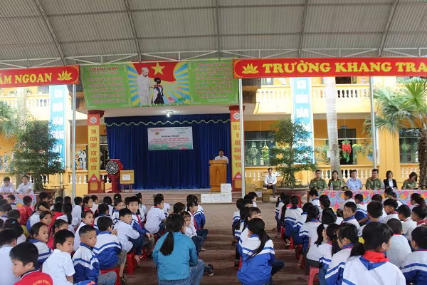 Sẻ chia khó khăn với học sinh Đồng Vương ảnh 7 Sẻ chia khó khăn với học sinh Đồng Vương ảnh 7