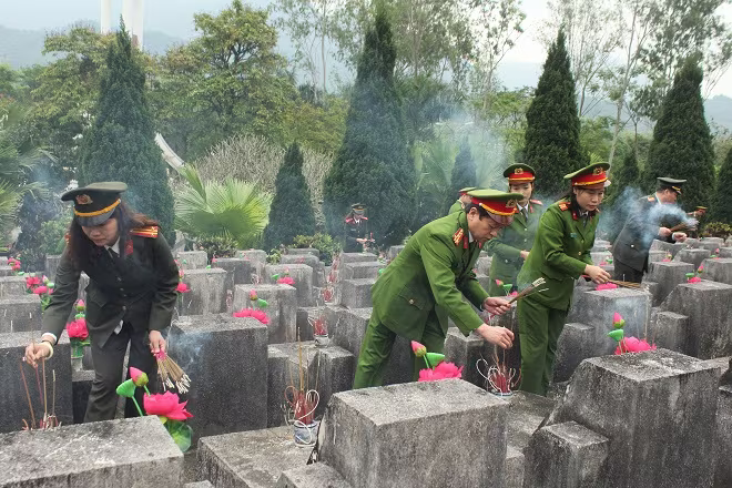 Hành trình ý nghĩa nơi địa đầu Tổ quốc của Công an huyện Thường Tín ảnh 8 Hành trình ý nghĩa nơi địa đầu Tổ quốc của Công an huyện Thường Tín ảnh 8