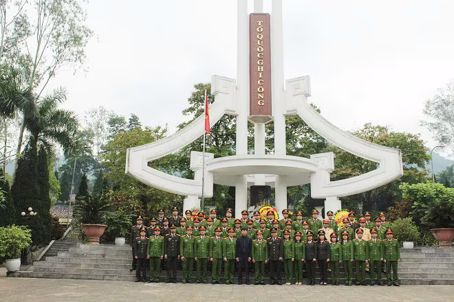 Hành trình ý nghĩa nơi địa đầu Tổ quốc của Công an huyện Thường Tín ảnh 6 Hành trình ý nghĩa nơi địa đầu Tổ quốc của Công an huyện Thường Tín ảnh 6