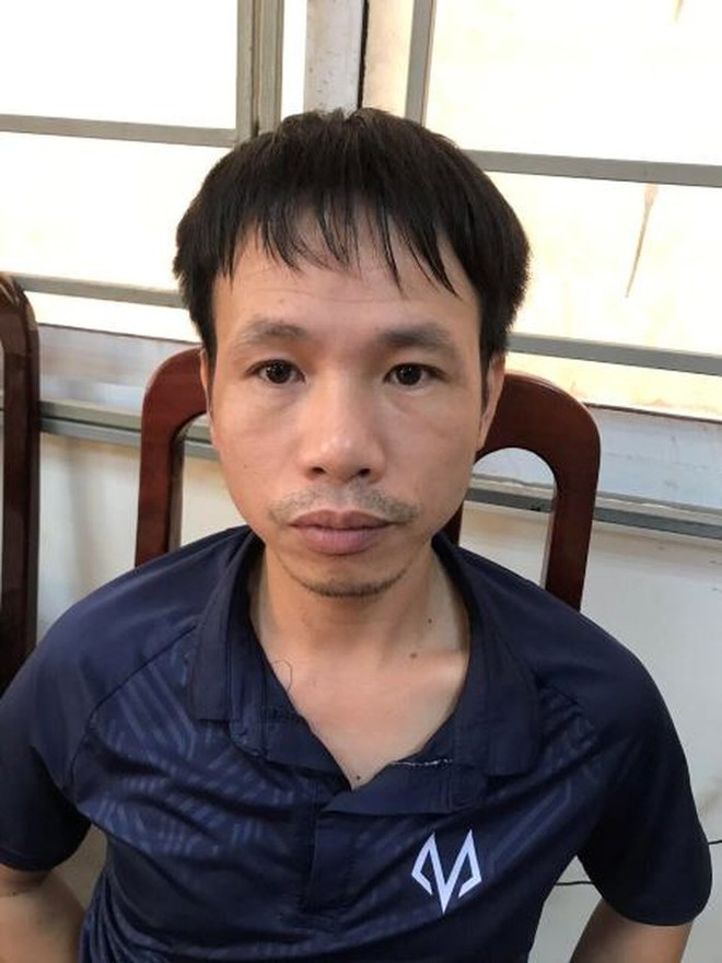 Tạm giữ hình sự đối tượng đốt pháo sáng ở sân Hàng Đẫy ảnh 2 Tạm giữ hình sự đối tượng đốt pháo sáng ở sân Hàng Đẫy ảnh 2