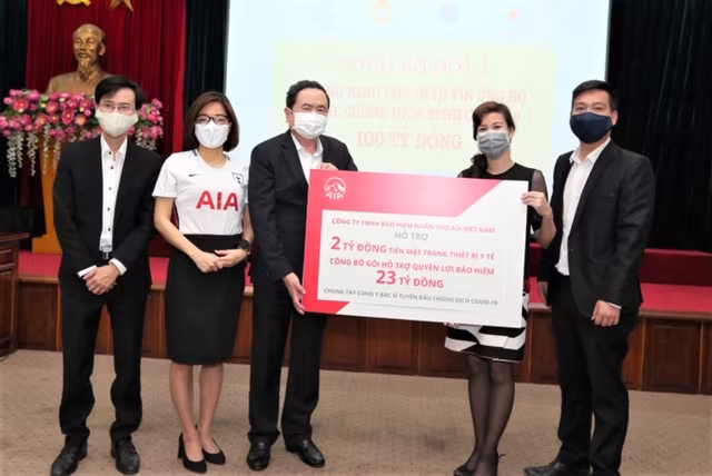 AIA Việt Nam đồng hành cùng các nhân viên y tế tuyến đầu chống dịch Covid 19 ảnh 1