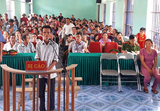 Chê dê đắt không mua, bị hàng xóm chặt sạch vườn cam ảnh 1 Chê dê đắt không mua, bị hàng xóm chặt sạch vườn cam ảnh 1