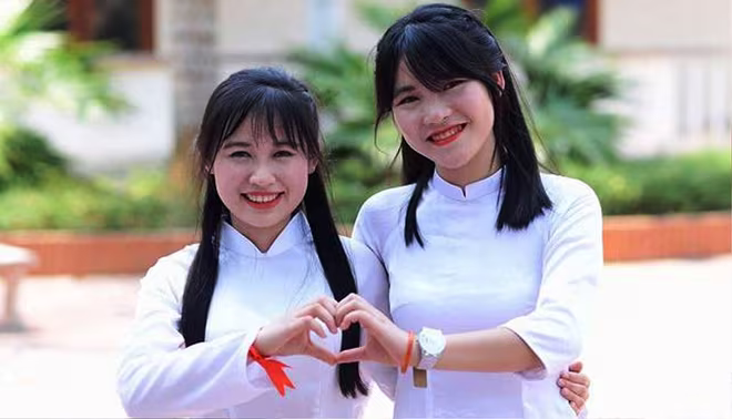 Ước mơ trở thành đại sứ của cô học trò nghèo xứ Nghệ đạt 30 điểm khối C ảnh 2 Ước mơ trở thành đại sứ của cô học trò nghèo xứ Nghệ đạt 30 điểm khối C ảnh 2