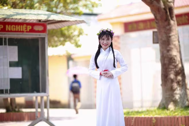 Ước mơ trở thành đại sứ của cô học trò nghèo xứ Nghệ đạt 30 điểm khối C ảnh 1 Ước mơ trở thành đại sứ của cô học trò nghèo xứ Nghệ đạt 30 điểm khối C ảnh 1