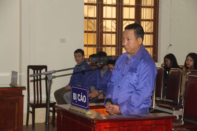 Mang nửa tấn pháo từ Trung Quốc về bán, lĩnh án 10 năm tù ảnh 1 Mang nửa tấn pháo từ Trung Quốc về bán, lĩnh án 10 năm tù ảnh 1