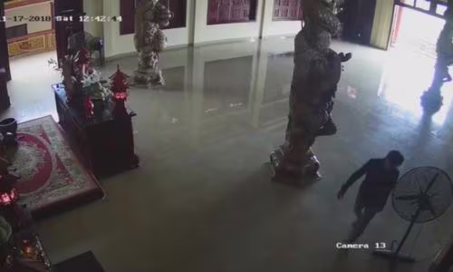Trộm "cuỗm" sạch tiền công đức ở chùa vào đêm mùng 1 Tết ảnh 1