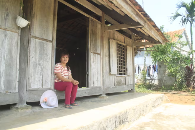 Nước mắt ngày đoàn tụ của người phụ nữ đơn thân bị lừa bán sang xứ người ảnh 2 Nước mắt ngày đoàn tụ của người phụ nữ đơn thân bị lừa bán sang xứ người ảnh 2