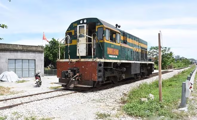 Bất cẩn khi băng qua đường sắt, người đàn ông bị tàu hỏa tông tử vong ảnh 1 Bất cẩn khi băng qua đường sắt, người đàn ông bị tàu hỏa tông tử vong ảnh 1