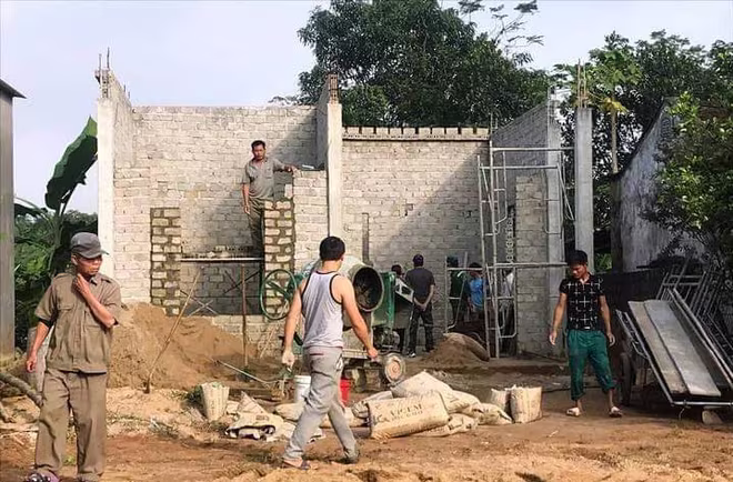 Nổ can đựng xăng, hai vợ chồng bị bỏng ảnh 1 Nổ can đựng xăng, hai vợ chồng bị bỏng ảnh 1