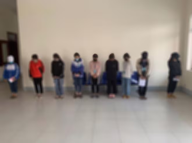 Triệu tập nhóm học sinh để làm rõ việc đánh hội đồng bạn ảnh 2 Triệu tập nhóm học sinh để làm rõ việc đánh hội đồng bạn ảnh 2