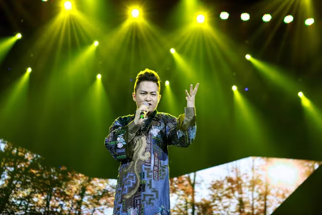 Khán giả Hà Nội xúc động, thăng hoa cùng "Ấm tình nghệ sĩ" ảnh 3 Khán giả Hà Nội xúc động, thăng hoa cùng "Ấm tình nghệ sĩ" ảnh 3