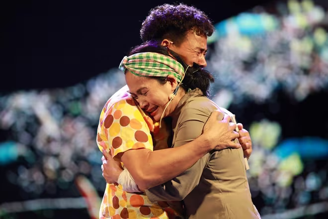 Khán giả Hà Nội xúc động, thăng hoa cùng "Ấm tình nghệ sĩ" ảnh 9 Khán giả Hà Nội xúc động, thăng hoa cùng "Ấm tình nghệ sĩ" ảnh 9