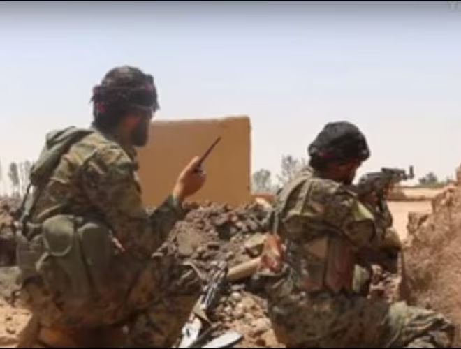 IS chặn đứng đợt tấn công của SDF nhằm vào Deir Ezzor IS chặn đứng đợt tấn công của SDF nhằm vào Deir Ezzor