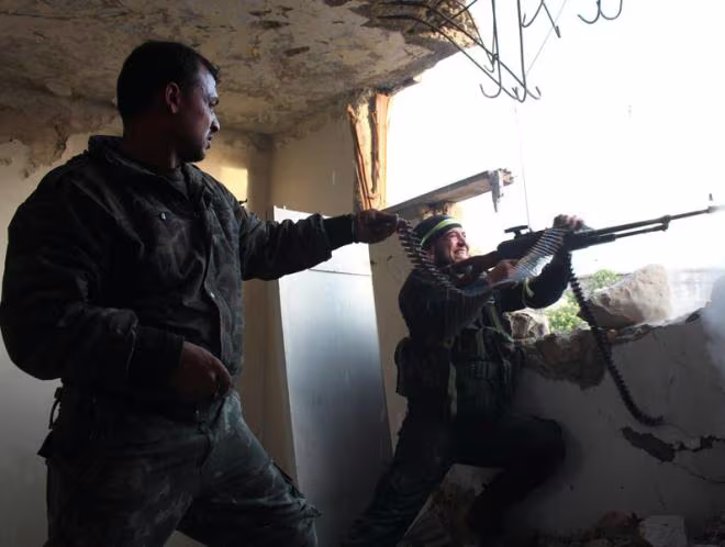 Phiến quân Syria chiến đấu với lực lượng chính phủ Syria - Hama Phiến quân Syria chiến đấu với lực lượng chính phủ Syria - Hama