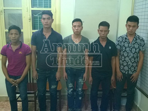 Bắt ổ nhóm cưỡng đoạt tiền của lái, phụ xe khách bến Mỹ Đình ảnh 3 Bắt ổ nhóm cưỡng đoạt tiền của lái, phụ xe khách bến Mỹ Đình ảnh 3