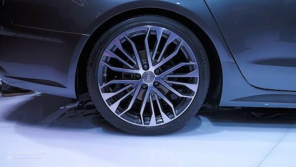 Audi A6 2015: Động cơ tối ưu, công nghệ hiện đại ảnh 7 Audi A6 2015: Động cơ tối ưu, công nghệ hiện đại ảnh 7