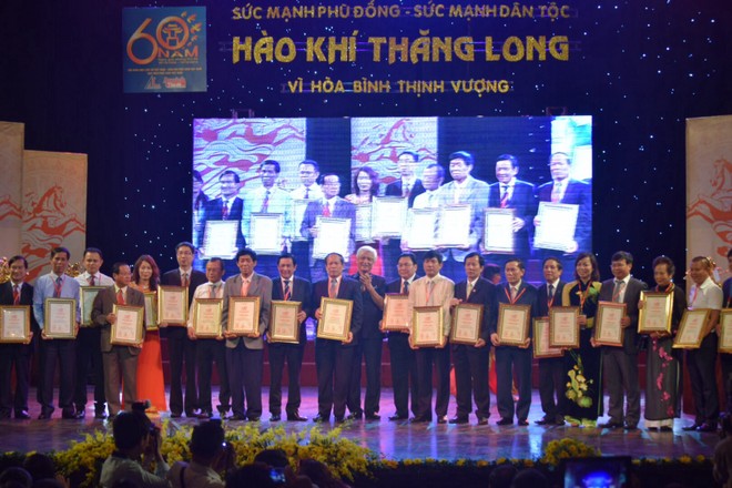 Trang trọng lễ trao tặng tượng Vàng Thánh Gióng ảnh 5 Trang trọng lễ trao tặng tượng Vàng Thánh Gióng ảnh 5