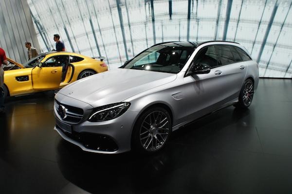 Mercedes-Benz C63 AMG “khoe cơ bắp” tại triển lãm xe Paris ảnh 3 Mercedes-Benz C63 AMG “khoe cơ bắp” tại triển lãm xe Paris ảnh 3
