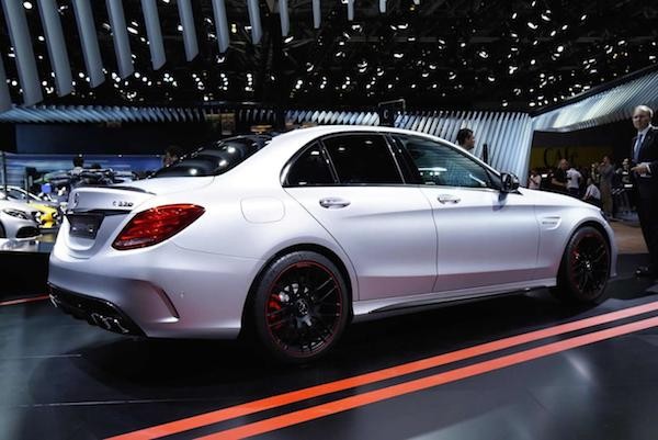 Mercedes-Benz C63 AMG “khoe cơ bắp” tại triển lãm xe Paris ảnh 6 Mercedes-Benz C63 AMG “khoe cơ bắp” tại triển lãm xe Paris ảnh 6
